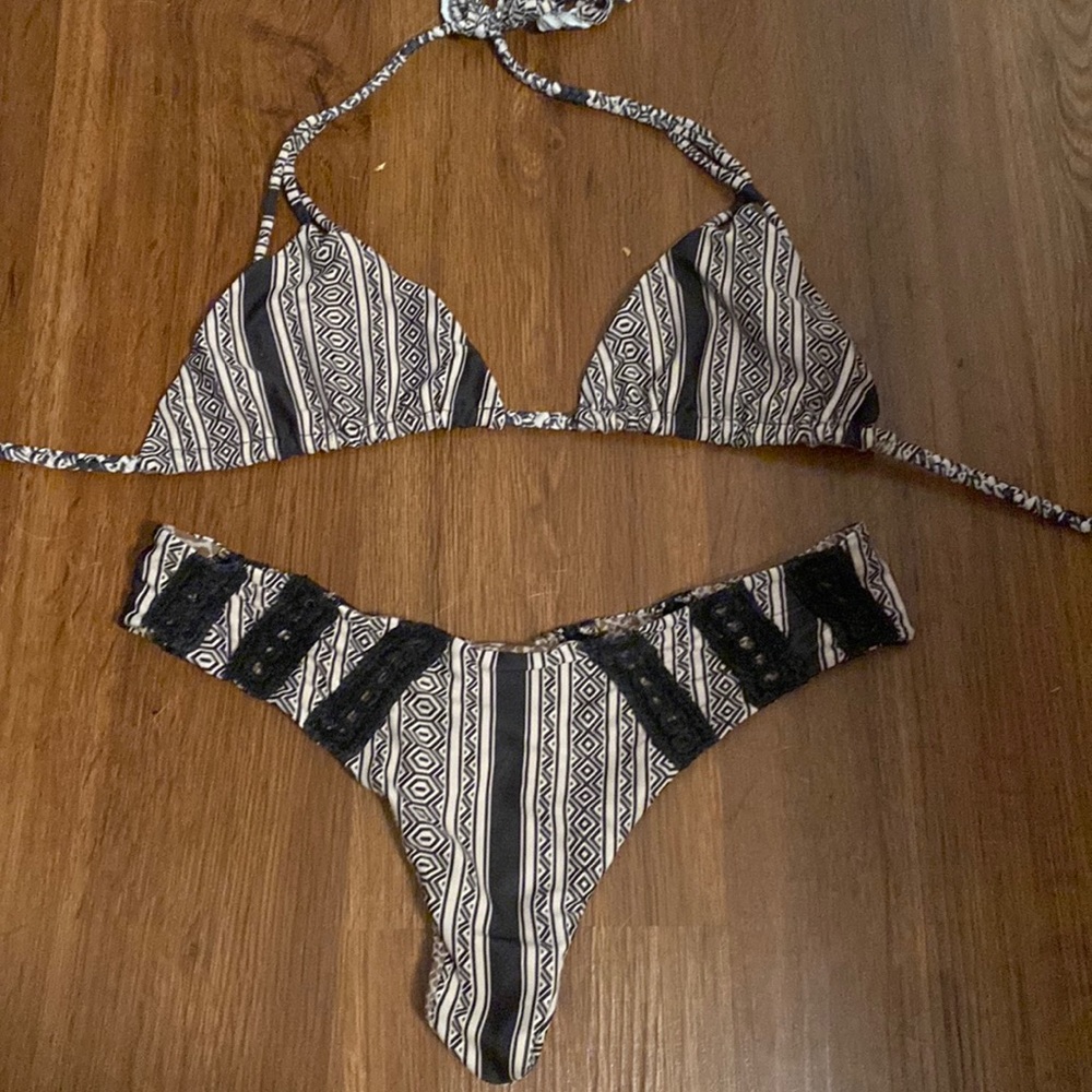 M acacia set for trade or sale